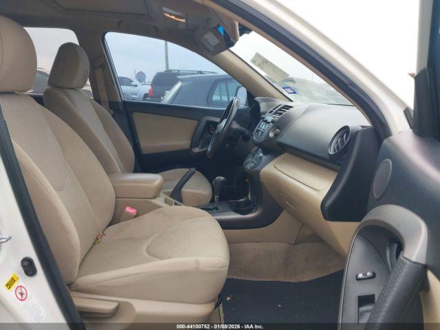 Toyota RAV4 Limited Image 11