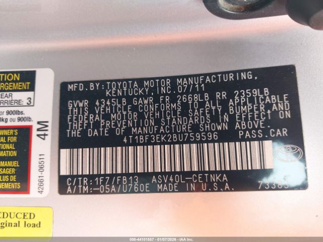 Toyota Camry Le Image 11