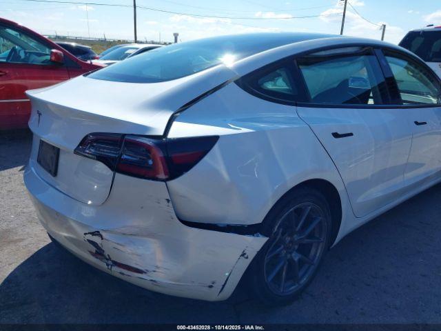 Tesla Model 3 Standard Range Plus Rear-wheel Drive Image 5