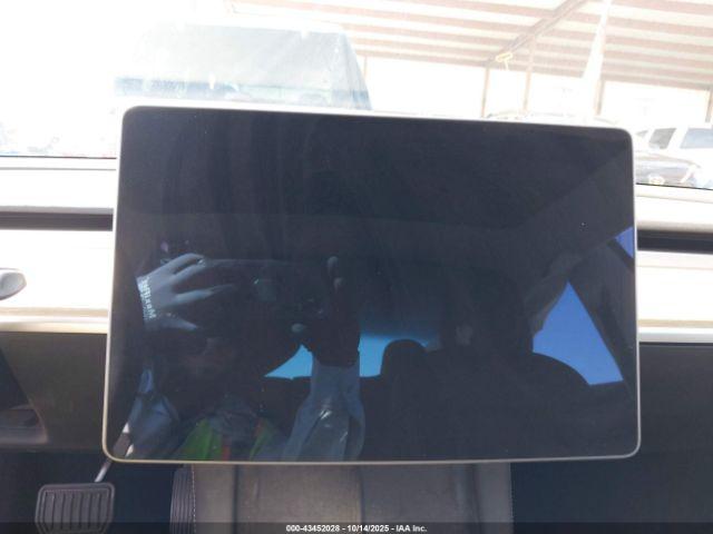 Tesla Model 3 Standard Range Plus Rear-wheel Drive Image 6