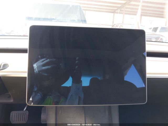 Tesla Model 3 Standard Range Plus Rear-wheel Drive Image 12