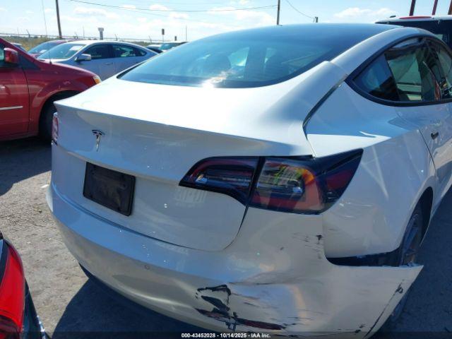 Tesla Model 3 Standard Range Plus Rear-wheel Drive Image 11