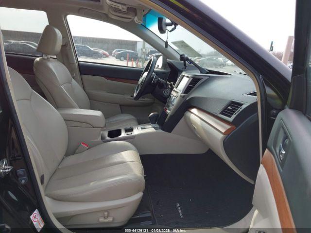 Subaru Outback 2.5i Limited Image 6