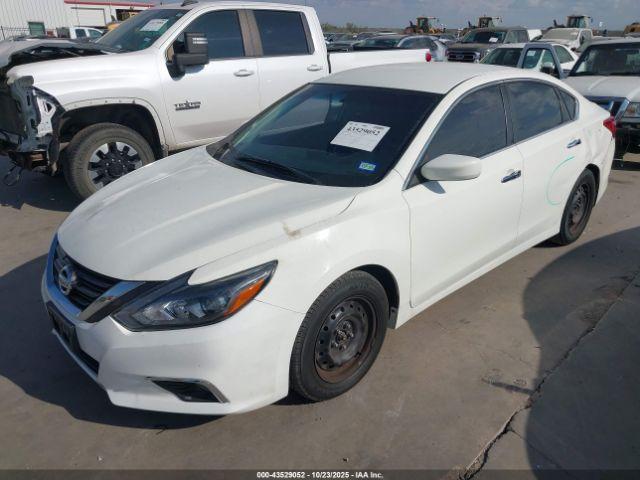 Nissan Altima Image 4