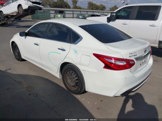 Nissan Altima Image 2