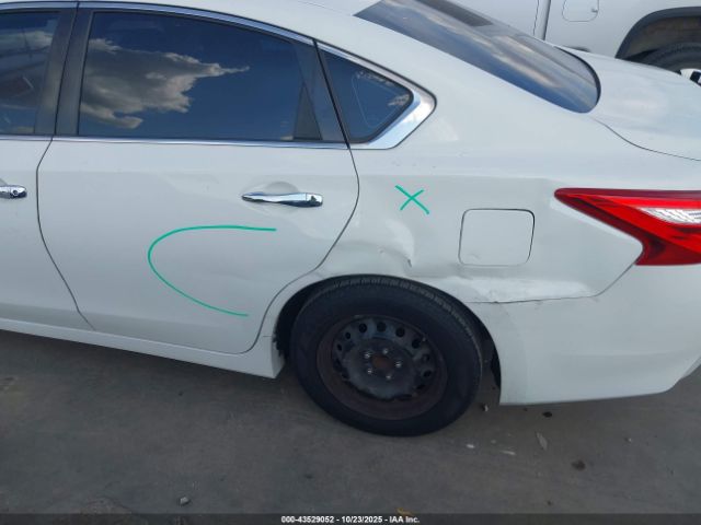 Nissan Altima Image 7