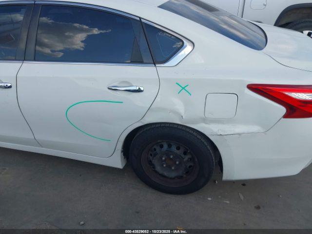 Nissan Altima Image 7