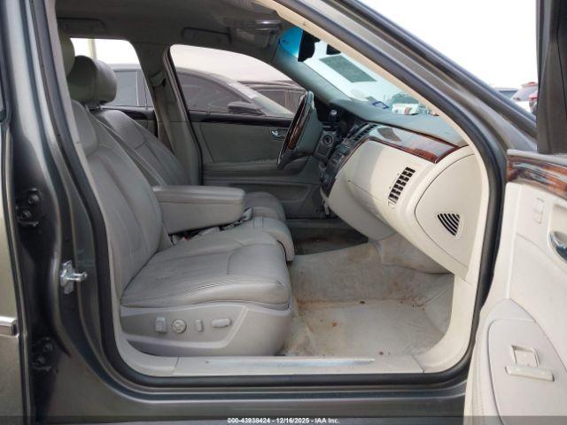 Cadillac DTS Luxury Ii Image 10