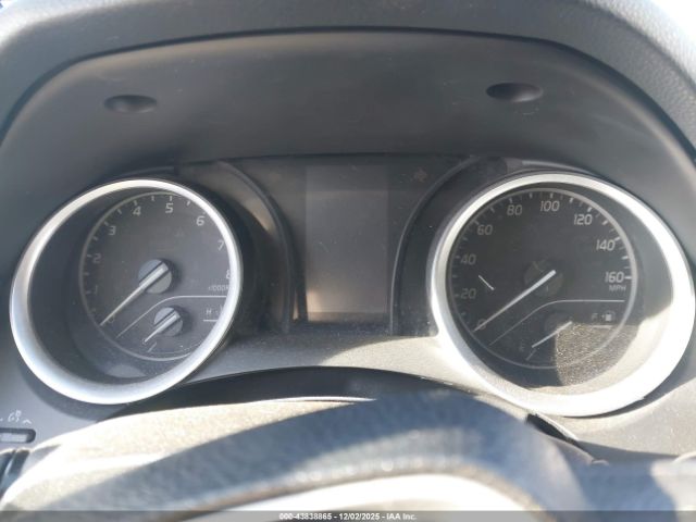 Toyota Camry Le Image 15