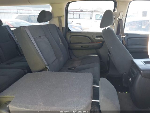 GMC Yukon Sle Image 6