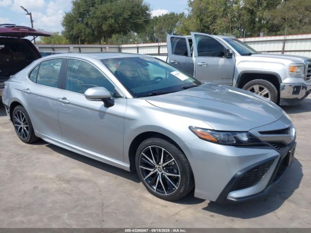 Toyota Camry Se Image 1