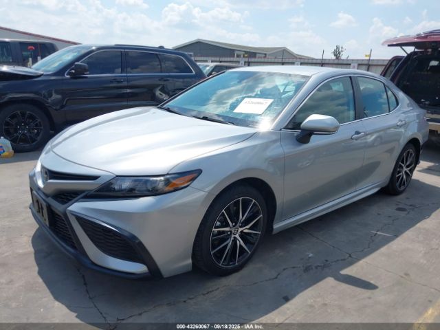 Toyota Camry Se Image 9