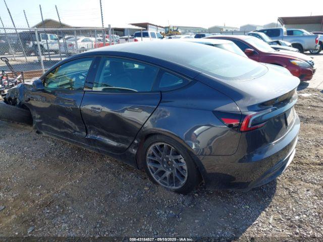Tesla Model 3 Image 3